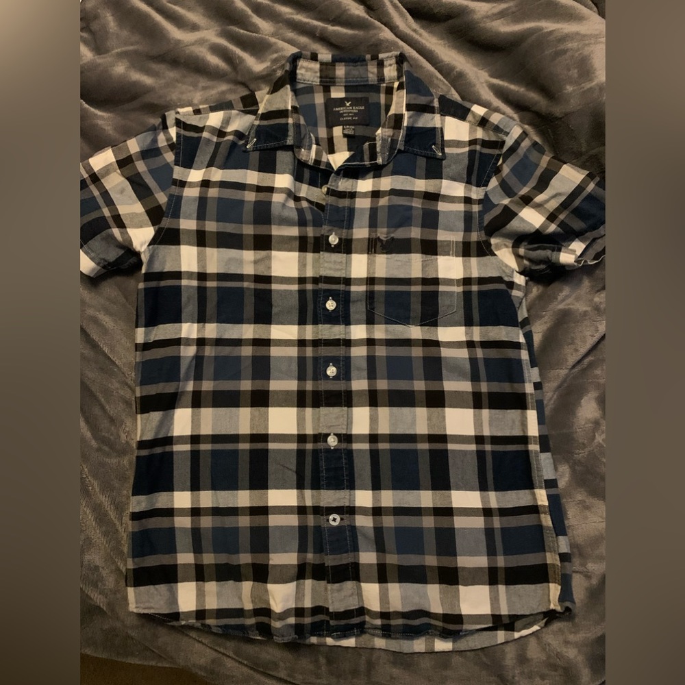 American Eagle Blue and white plaid button down shirt